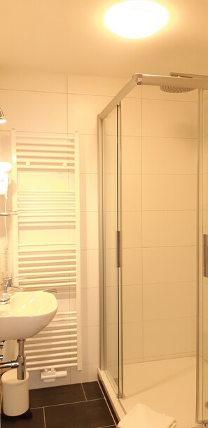 Business-Zweibettzimmer | Badezimmer