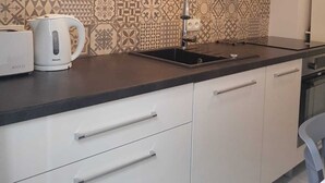 Comfort Apartment, 2 Bedrooms, Balcony | Private kitchen - Maya's Flats & Resorts - Kołodziejska 7 (Gdansk)