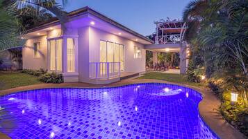 A modern house with a swimming pool.