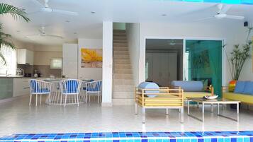 Apartment, 3 Bedrooms, Smoking, Private Pool | Interior