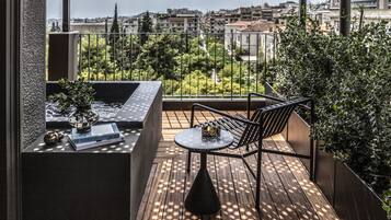 XLarge Acropolis view with Hot tub | Terrace/patio