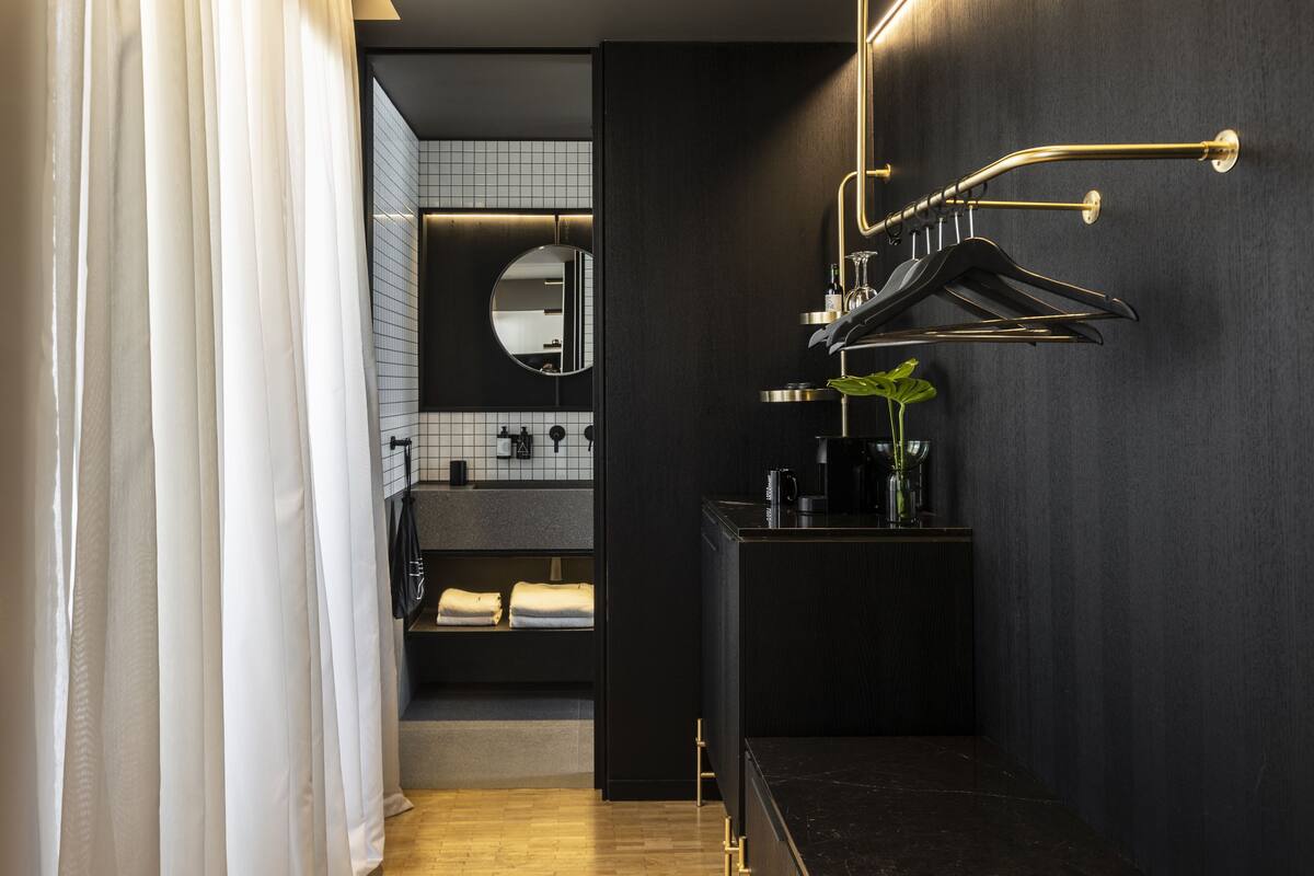 xlarge acropolis view with hot tub | 2 bedrooms, egyptian cotton sheets, premium bedding, minibar