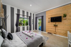 1 bedroom - Sea Studio - Sea-facing (Gqeberha (Port Elizabeth))