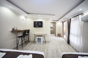 Family Triple Room | Desk, laptop workspace, free WiFi, bed sheets - Luna Suites Taksim (Istanbul)