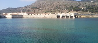 Liveaboard & Diving Safari - Aegadian Islands Tour