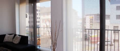 Apartment, 2 Bedrooms, Accessible, Smoking | Living area