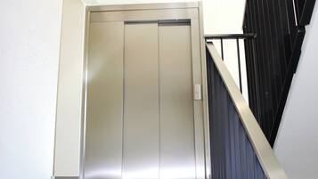 Apartment, 2 Bedrooms, Accessible, Smoking | Property entrance