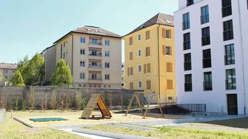 Apartment, 2 Bedrooms, Accessible, Smoking | Interior