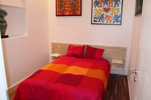 Apartment, 2 Bedrooms, Accessible, Smoking | 3 bedrooms, iron/ironing board, travel crib, bed sheets