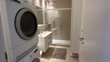 Apartment, 2 Bedrooms, Accessible, Smoking | Bathroom shower