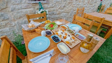 Free daily local cuisine breakfast