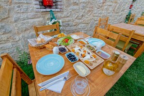 Free daily local cuisine breakfast - Ayaz Butik Otel (Datça)