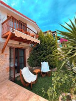 Deluxe Double Room, Sea View, Garden Area | Hypo-allergenic bedding, minibar, individually decorated, desk