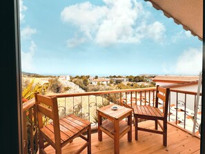 Literie hypoallergénique, minibar, décoration personnalisée, bureau