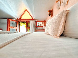 Quarto casal standard | Roupas de cama antialérgicas, frigobar, individualmente decorados