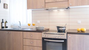 Private kitchen - Lefkascottagehouse Villa (Lefkada)