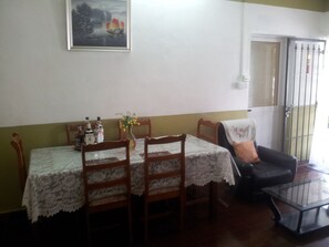 Dining - Fully Furnished 2 Bedroom Ground Floor Apartment With Pool (Grand-Baie)