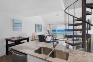 Studio (2 Bedrooms) | Interior