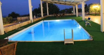 Room in Guest Room - Comfortable Quadruple Room in a Farmhouse With Swimming Pool