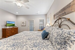 3 bedrooms, iron/ironing board, free WiFi, bed sheets - Beautiful Ground Level Villa 3 bedroom/3 bath close to shows and SDC (Branson West)