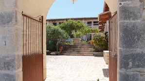 Unclassified image, 2 of 11, button - Room in Guest Room - Comfortable Room in a Farmhouse (Modica)