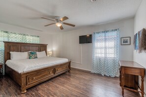 4 bedrooms, iron/ironing board, travel crib, free WiFi