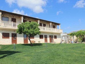 Exterior - Room in Guest Room - Beautiful Double Room in a Farmhouse in Ragusa (Modica)