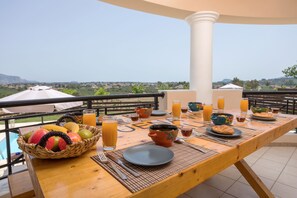 Villa, 5 Bedrooms, Smoking, Private Pool | Dining