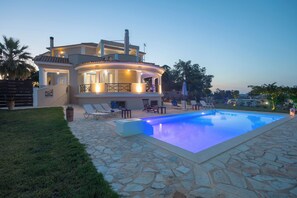 Villa, 5 Schlafzimmer, Raucher, eigener Pool | Pool