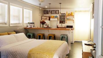 1 chambre, fer et planche à repasser, Wi-Fi gratuit, draps fournis