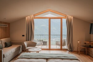 Ropa de cama de alta calidad y minibar 