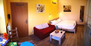 Deluxe Double Room | Hypo-allergenic bedding, iron/ironing board, free cribs/infant beds - Havelapartments Gatow (Berlin)