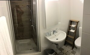 Appartamento, 1 camera da letto, vista giardino | Bagno | Sapone