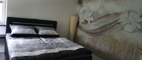 2 sovrum, strykjärn/strykbräda, gratis wi-fi och sängkläder
