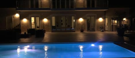 Piscine extérieure, piscine chauffée