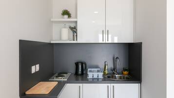 Studio (Studio) | Bếp riêng | Tủ lạnh, bếp nấu, dụng cụ nấu nướng/bát dĩa/dao nĩa