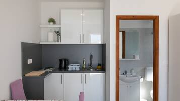 Studio (Studio) | Bếp riêng | Tủ lạnh, bếp nấu, dụng cụ nấu nướng/bát dĩa/dao nĩa