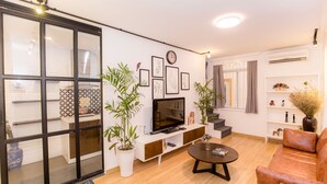 Apartment, 1 Bedroom, Microwave | Interior