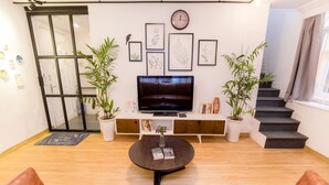 Apartment, 1 Bedroom, Microwave | Interior