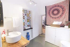Bathroom - Jun House - With Breakfast - Centre Hanoi (Hanoi)