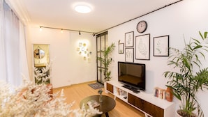 Apartment, 1 Bedroom, Microwave | Interior