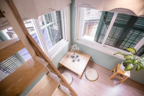 Apartment, 1 Bedroom, Microwave | Interior