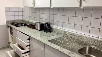 Apartment, 2 Bedrooms, Balcony, City View | Interior