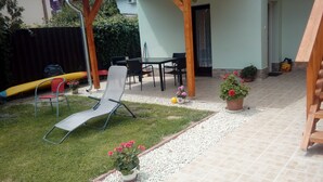 Apartamento, 3 quartos, terraço | Opções para refeição ao ar livre