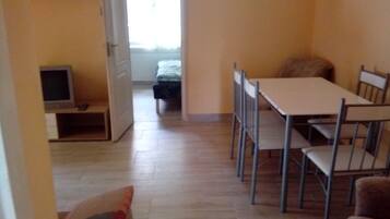Apartment, 3 Bedrooms, Terrace | Dining