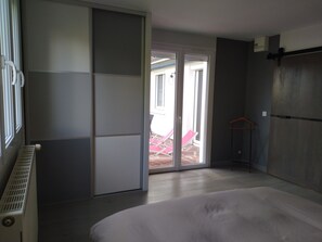 4 chambres, fer et planche à repasser, Wi-Fi