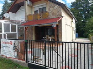 Entrée de l’hébergement