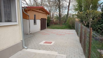 House, 3 Bedrooms, Balcony, Garden View | Property grounds