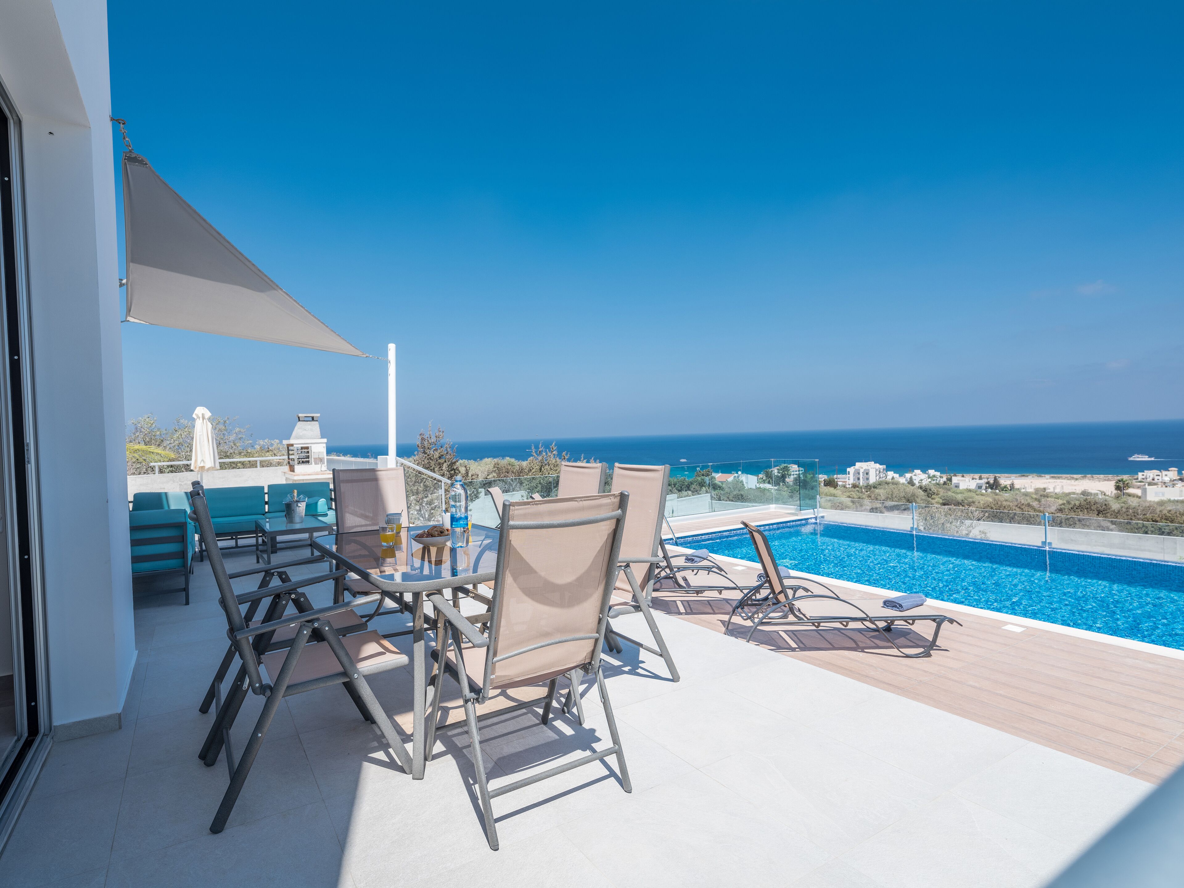 Villa, 4 habitaciones, piscina privada, vistas al jardín | Piscina | Una piscina al aire libre