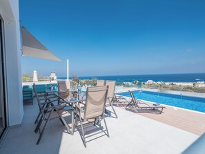 Villa, 4 habitaciones, alberca privada, vista al jardín | Alberca | Alberca al aire libre
